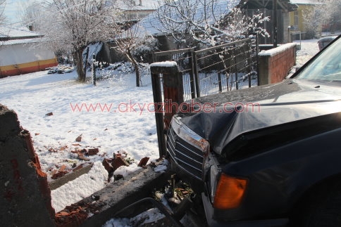 Kar yağışı ve buzlanma nedeniyle kazalar meydana geldi. 