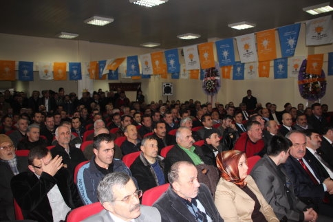 Ak Parti'de Olaylı Kongre