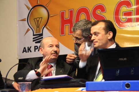 Ak Parti'de Olaylı Kongre