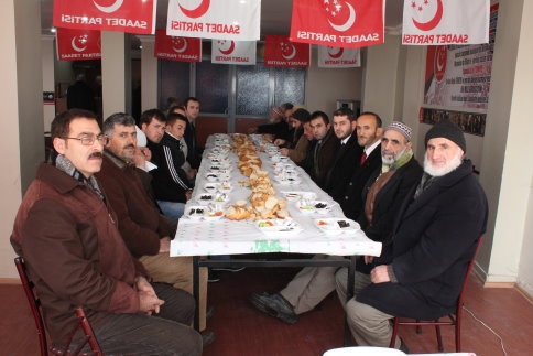 25 Kişi Saadet Partisine Katıldı