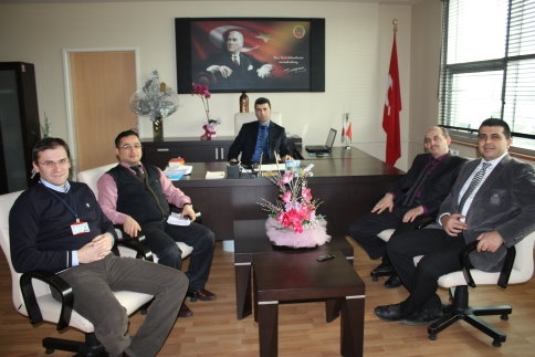 Akyazı Devlet Hastanesi Hizmete Doymuyor