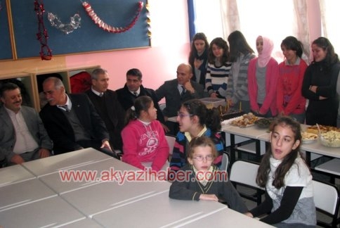 Lise Öğrencileri Engelliler Sınıfını Mutlu Ettiler