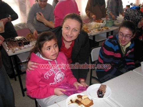 Lise Öğrencileri Engelliler Sınıfını Mutlu Ettiler