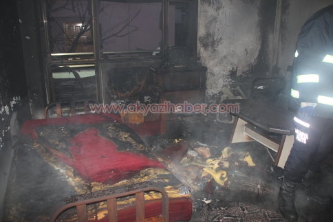 Küçük Çocuğu Yangından Komşusu Kurtardı.