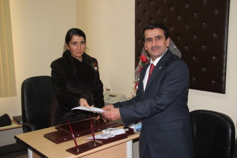 Ak Parti İlçe Başkanı Mazbatasını Aldı.