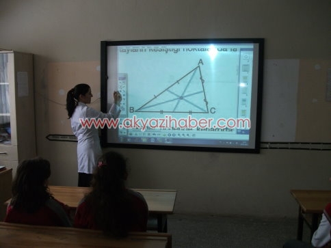 Taşburun Köyü İlköğretim Okuluna Akıllı Tahta