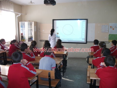 Taşburun Köyü İlköğretim Okuluna Akıllı Tahta