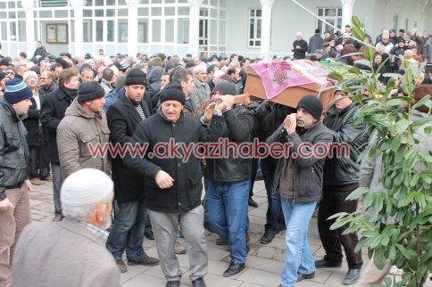 Merhum Abdulkadir Okuyan’ın Eşi Toprağa Verildi.