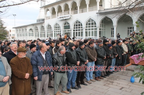 Merhum Abdulkadir Okuyan’ın Eşi Toprağa Verildi.