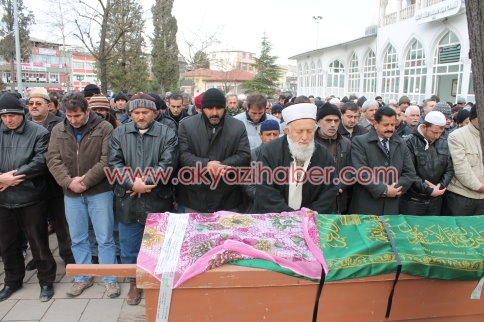 Merhum Abdulkadir Okuyan’ın Eşi Toprağa Verildi.
