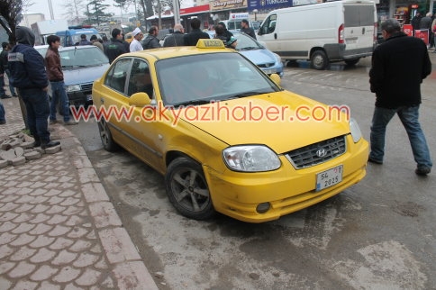 Belediye Önünde Maddi Hasarlı Kaza
