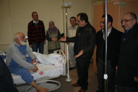 Baskan Yazıcı'dan Mevlid Kandilinde Hastalara Ziyaret