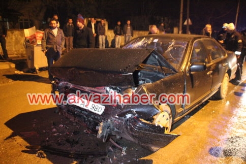 Otomobiller Kafa Kafaya Çarpıştı