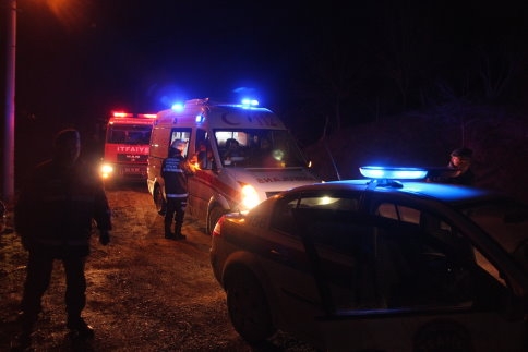 Akyazı’da asılsız ihbar geceyi birbirine kattı. 