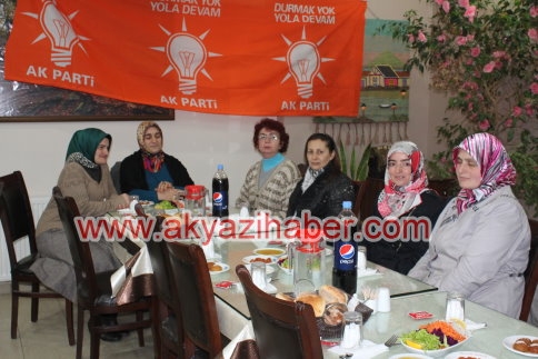 Ak Parti Tanışma Yemeği 