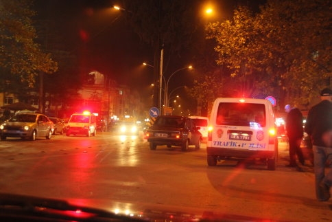 Gece çıkan olaylarda 4 kişi gözaltına alındı. 