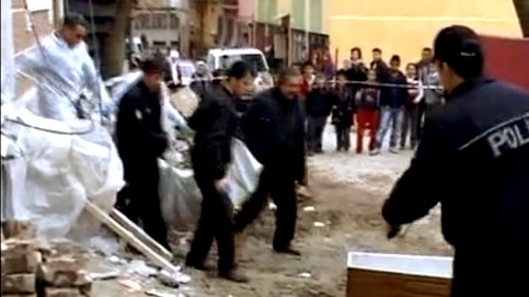 Boru Tartışması Yüzünden Ağabeyini Öldürdü