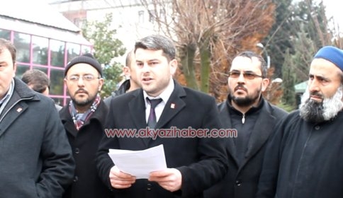 Saadet Partisi İlçe Teşkilatın Eski Aile Parkında Basın Açıklaması Yaptı.