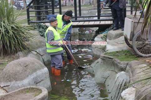 Saadet Partisi İlçe Teşkilatın Eski Aile Parkında Basın Açıklaması Yaptı.