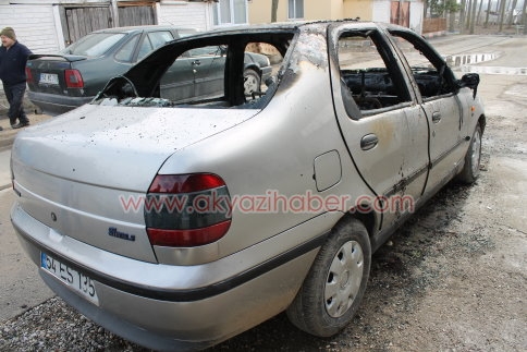 Evinin Önündeki Araç Kundaklandı