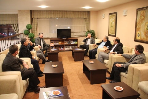 Sakarya Valisi Büyük hafta sonu İhlas Kuzuluk Termal Otel’de eski dostlarıyla buluştu.