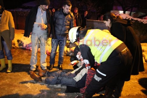 Kuzuluk Yolu Karaçalılık Mevkiinde Trafik Kazası