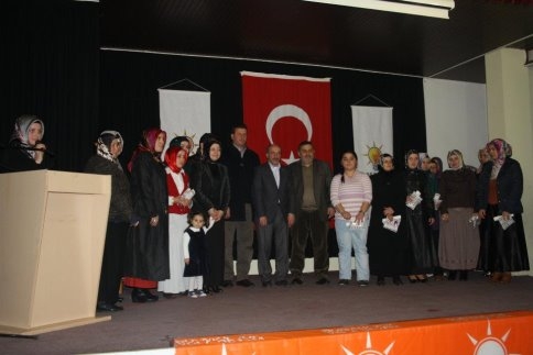 İstiklal Marşını En Güzel Okuma Yarışmasında Birinci Kadriye Tan oldu.