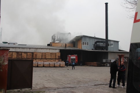 Yılpar Parke Fabrikasında Yangın!