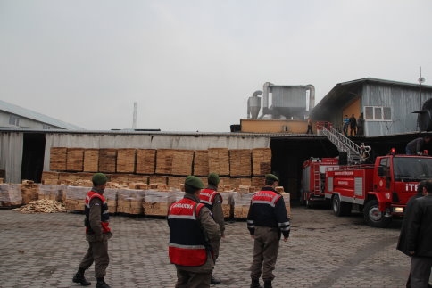 Yılpar Parke Fabrikasında Yangın!