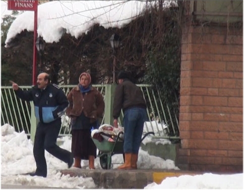 Zabıta Seyyar Satıcılara böyle fırça attı. 