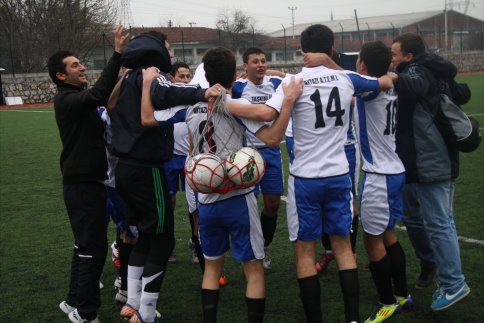 Akyazı E.M.L Yarı Finalde 