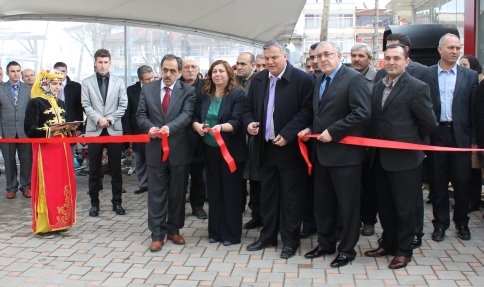 Resme Sığmayan Hayatlar Adlı Resim Sergisi Açıldı