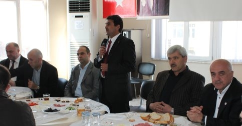 AK PARTİ İlçe Teşkilatı Muhtarlarla Kahvaltıda Buluştu