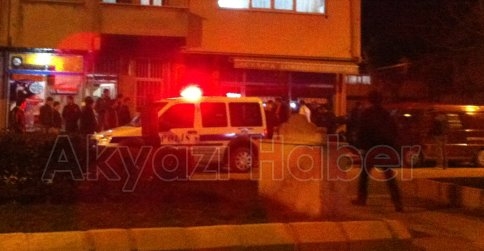 Lokantanın Camlarını Kırdı