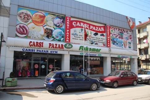 Akyazı’ya Dev mağaza