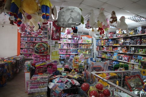 Akyazı’ya Dev mağaza