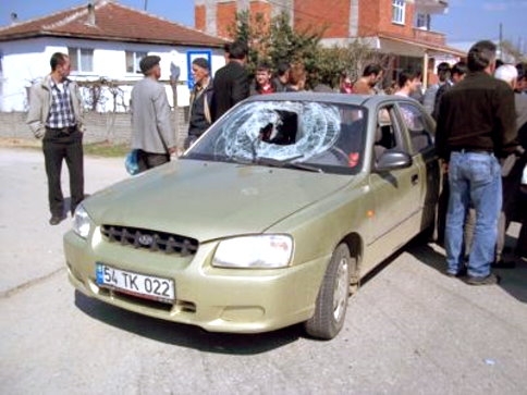 Karapürçek'te Otomobil Çarpan Bir Kişi Yaralandı 