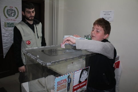 Yetimlere Dünyanızda Yer Açın 