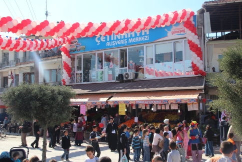 Çetinkaya Market 13. Kuruluş Yıldönümünü Çeşitli Etkinliklerle Kutladı.