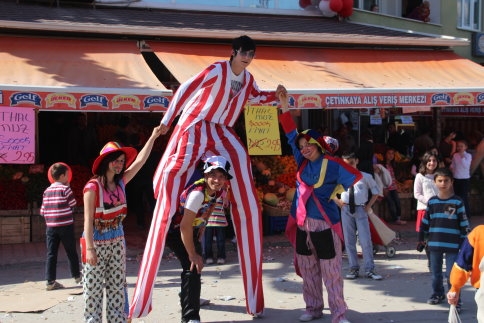 Çetinkaya Market 13. Kuruluş Yıldönümünü Çeşitli Etkinliklerle Kutladı.