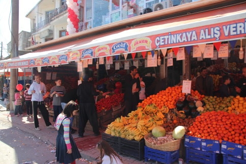Çetinkaya Market 13. Kuruluş Yıldönümünü Çeşitli Etkinliklerle Kutladı.