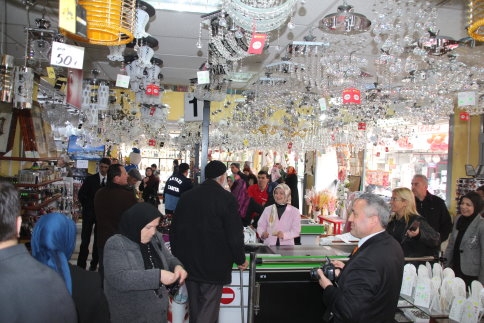 Akyazı’nın Dev Alışveriş Merkezi düzenlenen törenle açıldı!