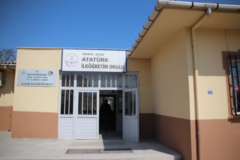 Öğrenciler Öğretmeni darp etmek isteyince...