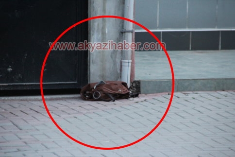 Mağaza Önünde Bomba Görünümlü Paket 