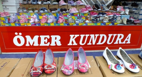 Ömer Kundura mağaza açılışını özel fiyatlarla kutluyor