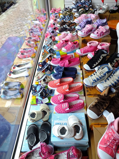 Ömer Kundura mağaza açılışını özel fiyatlarla kutluyor