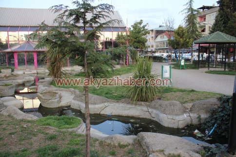 Bira Kutularının Arasında Oyun