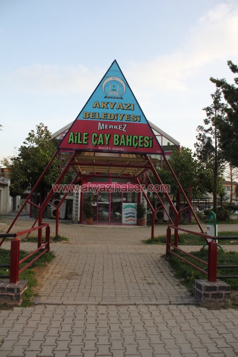 Bira Kutularının Arasında Oyun