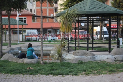 Bira Kutularının Arasında Oyun