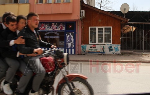 Öğrencilerin Tehlikeli Yolculuğu